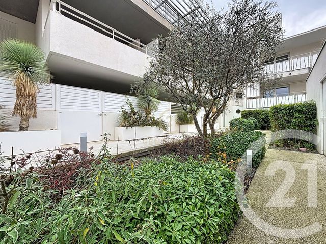 Appartement à vendre - 3 pièces - 70.68 m2 - JUVIGNAC - 34 - LANGUEDOC-ROUSSILLON - Century 21 Vicarello