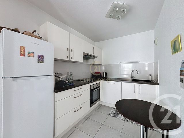 Appartement à vendre - 3 pièces - 70.68 m2 - JUVIGNAC - 34 - LANGUEDOC-ROUSSILLON - Century 21 Vicarello