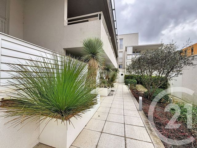 Appartement à vendre - 3 pièces - 70.68 m2 - JUVIGNAC - 34 - LANGUEDOC-ROUSSILLON - Century 21 Vicarello